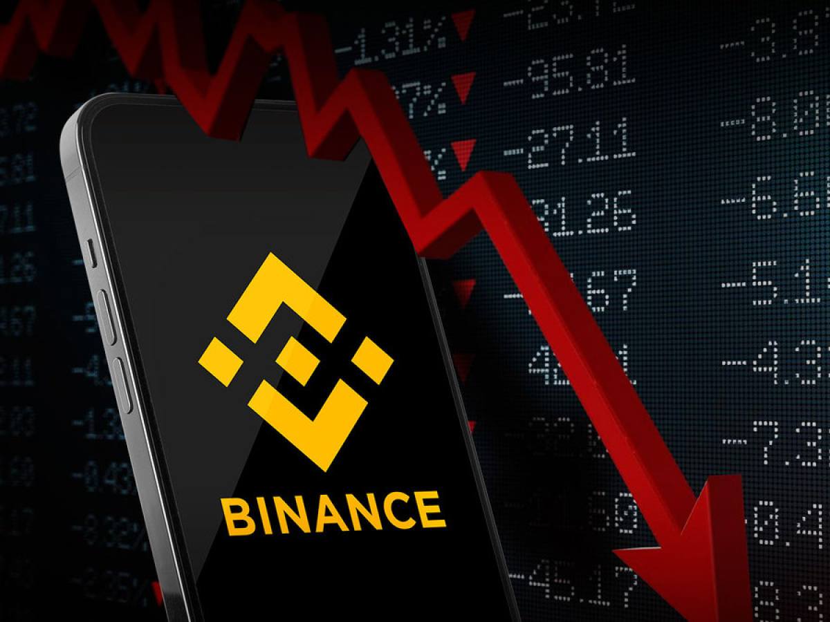 Binance Sees Enormous Volume Drop: What's Happening?