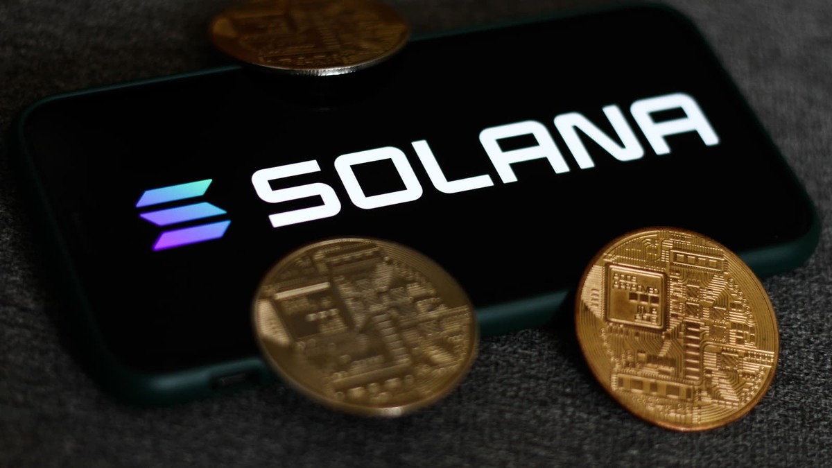 由於 Shiba Inu、Bonk 和 Dogecoin 落後，Solana ETF (SOLAPPRO) 將在 KuCoin 上市前暴漲 9,000%