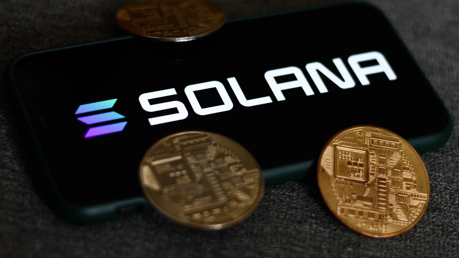 Solana ETF Approved (SOLAPPRO) Memecoin steigt vor der KuCoin-Notierung um 9.000 %, während Shiba Inu, Bonk und Dogecoin zurückbleiben