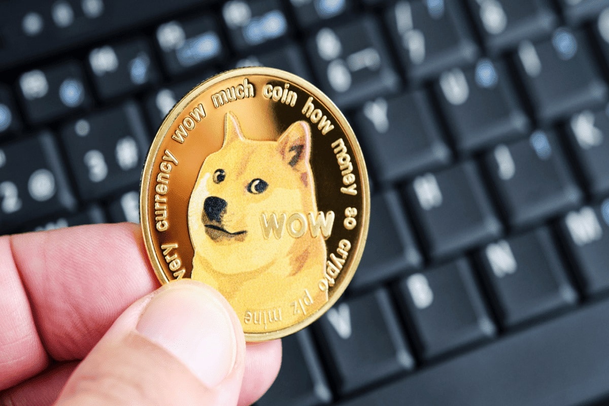 Dogecoin Whale Bags 90M Tokens Amid Market Crash, What’s Next For DOGE?