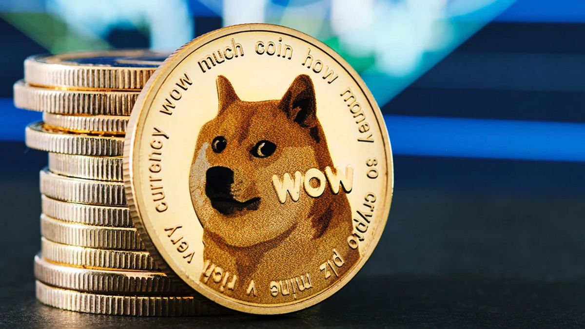 Dogecoin Liquidations Surge as DOGE Hits $0.10: Should You Buy the Dip?