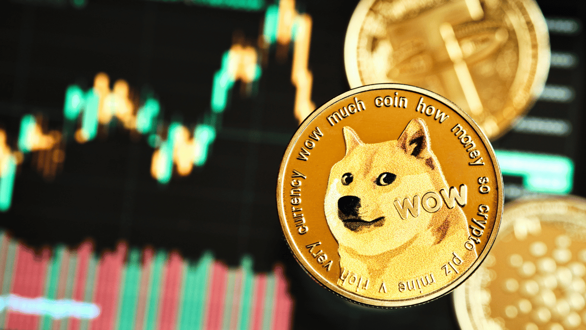 Will Dogecoin (DOGE) Continue Its Rise? Two Experienced Analysts Evaluated and Announced Their Price Predictions!