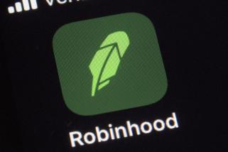 Genau dort! Robinhood listet drei Altcoins, darunter XRP, erneut auf!